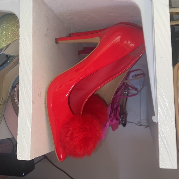 Red Heels - Picture 3 of 4